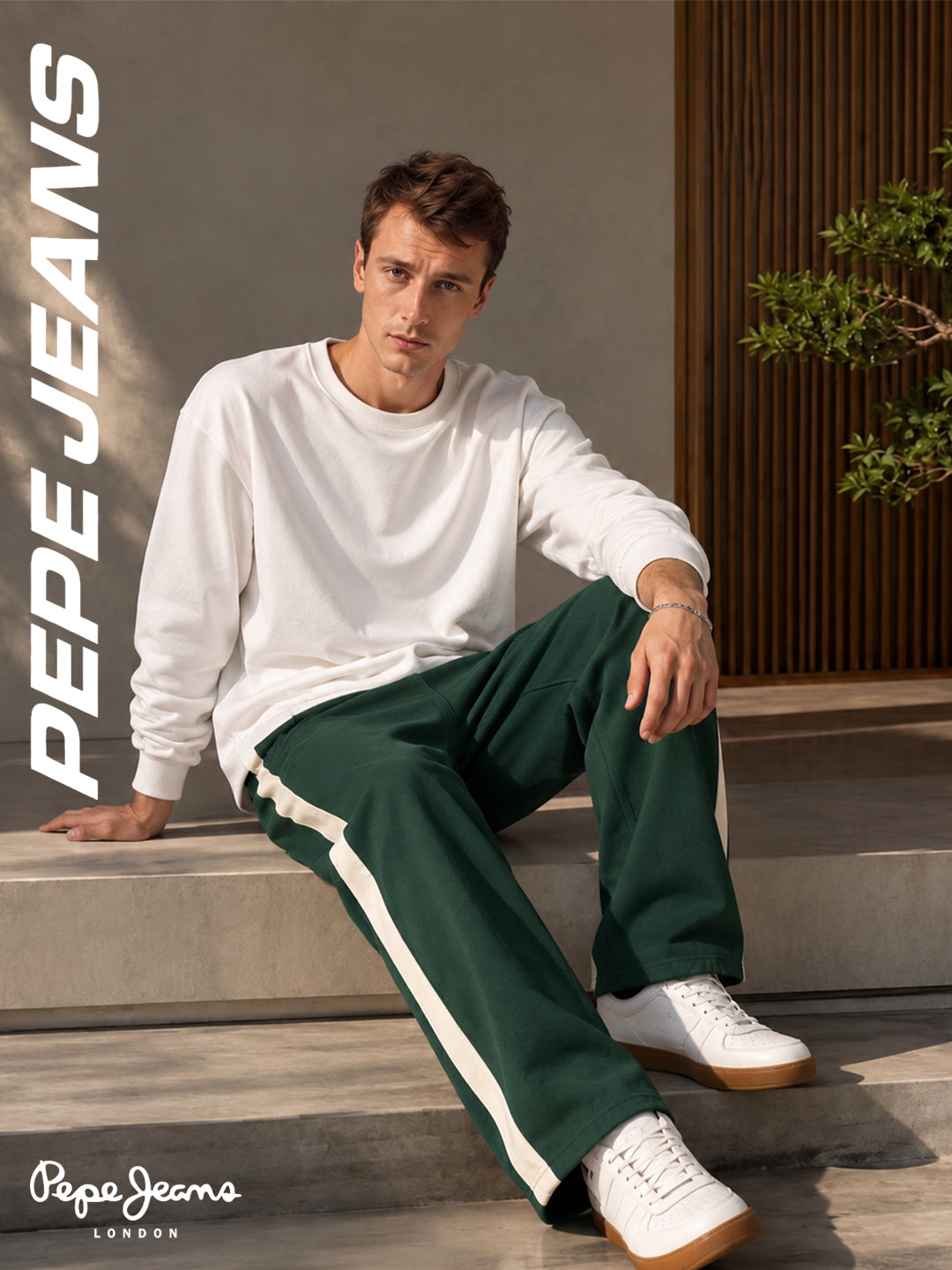 Off duty trackpants