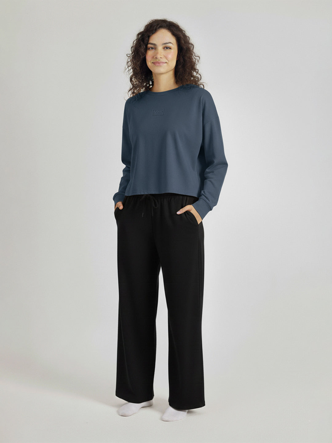 Women Solid Round Neck Pullover Oversized Sweatshirt
