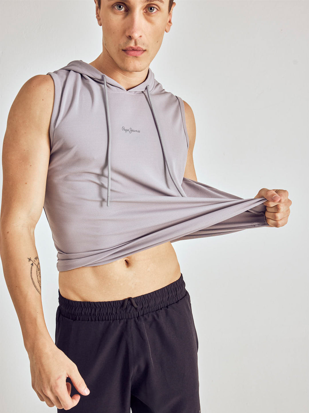 MEN ACTIVE HOODIE VEST
