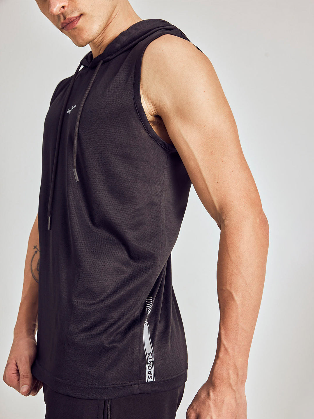 MEN ACTIVE HOODIE VEST