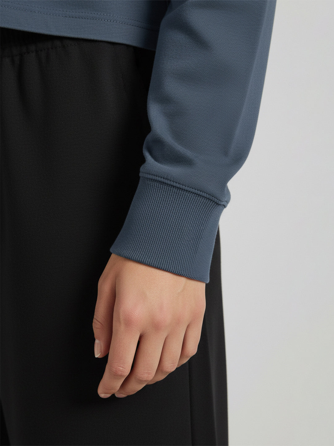 Women Solid Round Neck Pullover Oversized Sweatshirt