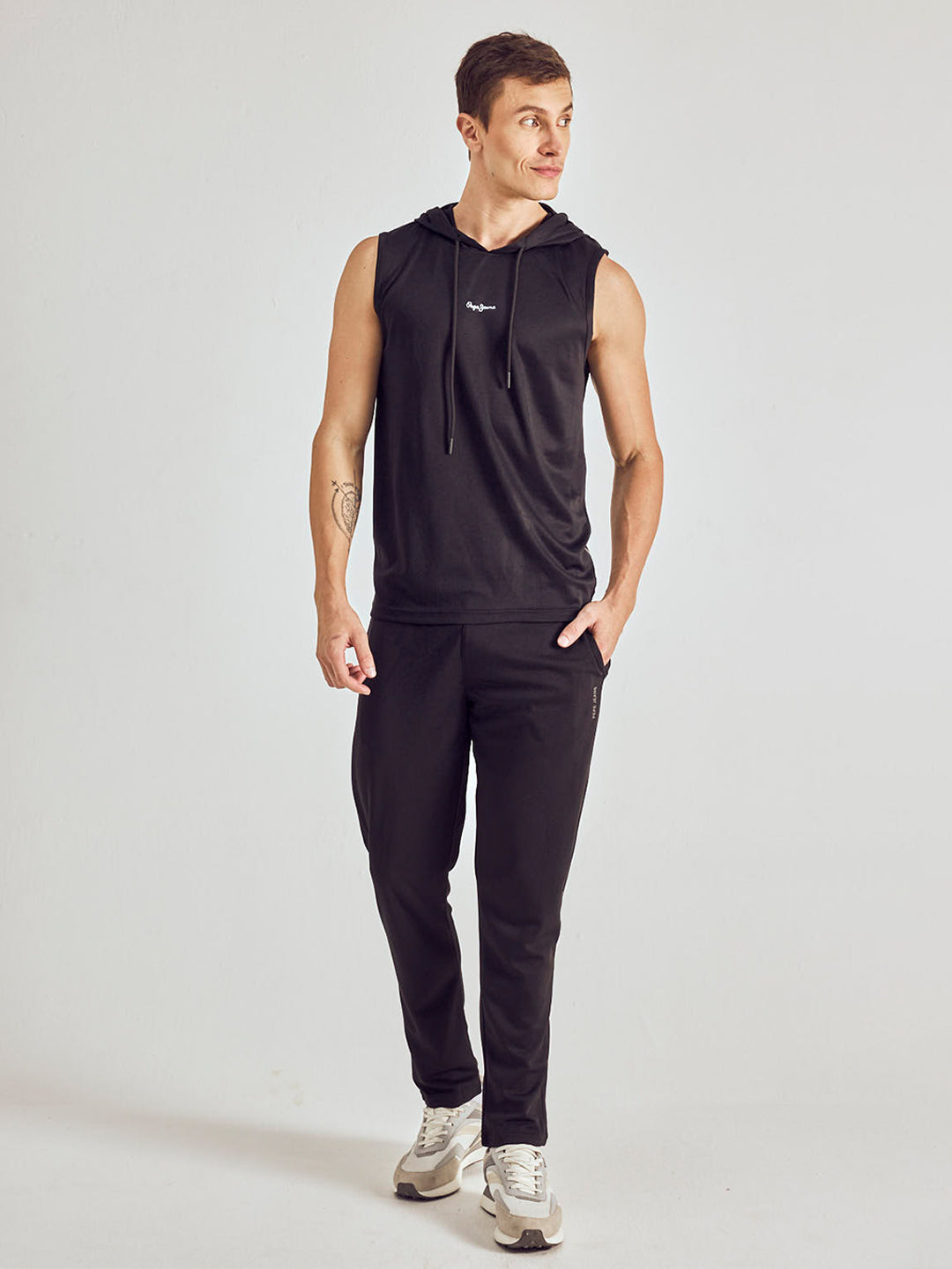 MEN ACTIVE HOODIE VEST-Black