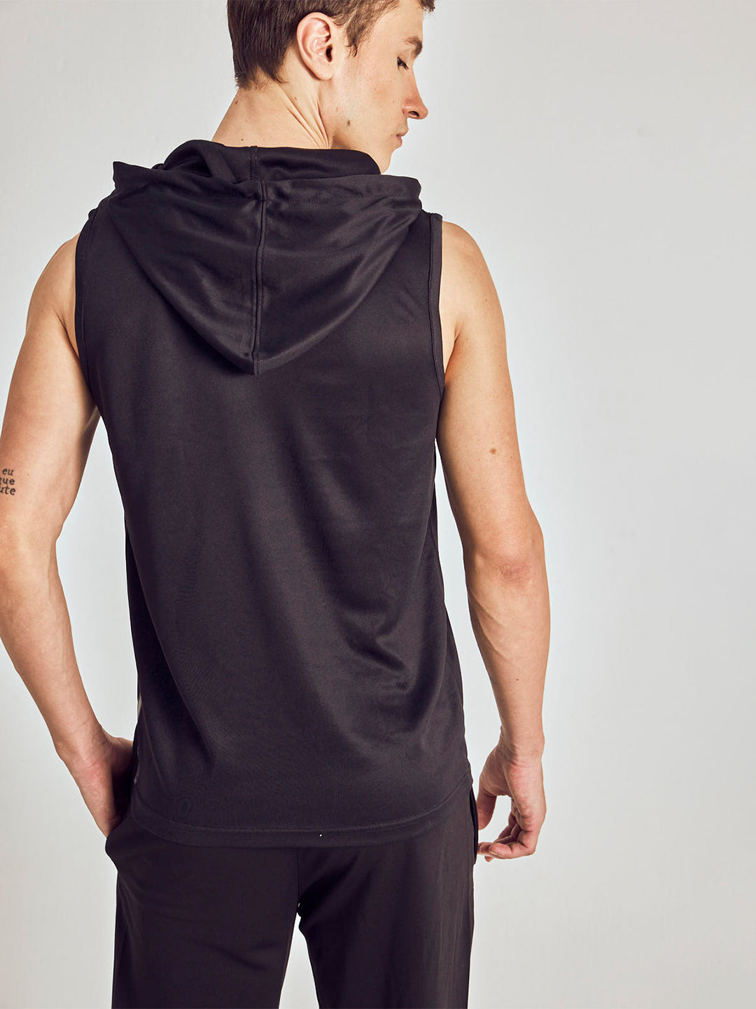 MEN ACTIVE HOODIE VEST